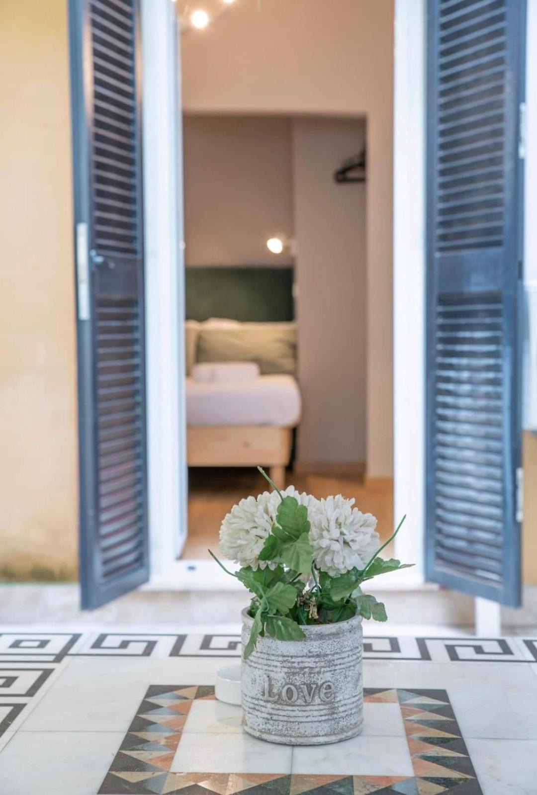 - 3 Floor Apartment *